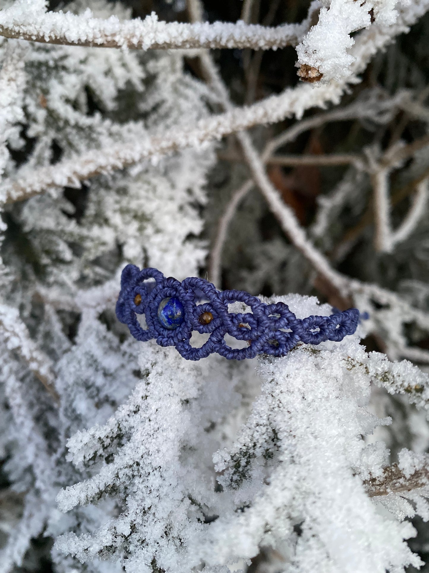 Bracelet with lapis lazuli