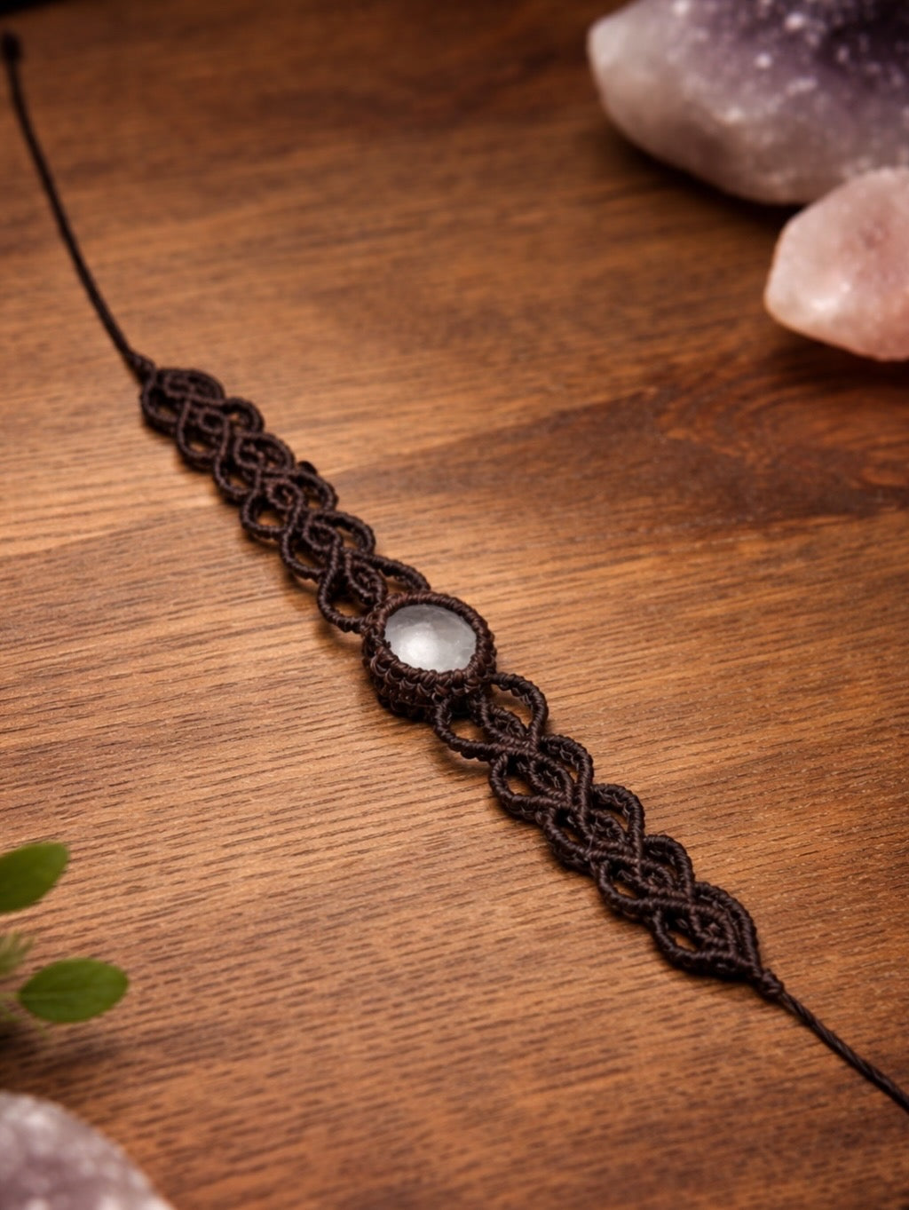 Bergkristall Makramee Armband – Klarheit & pure Energie