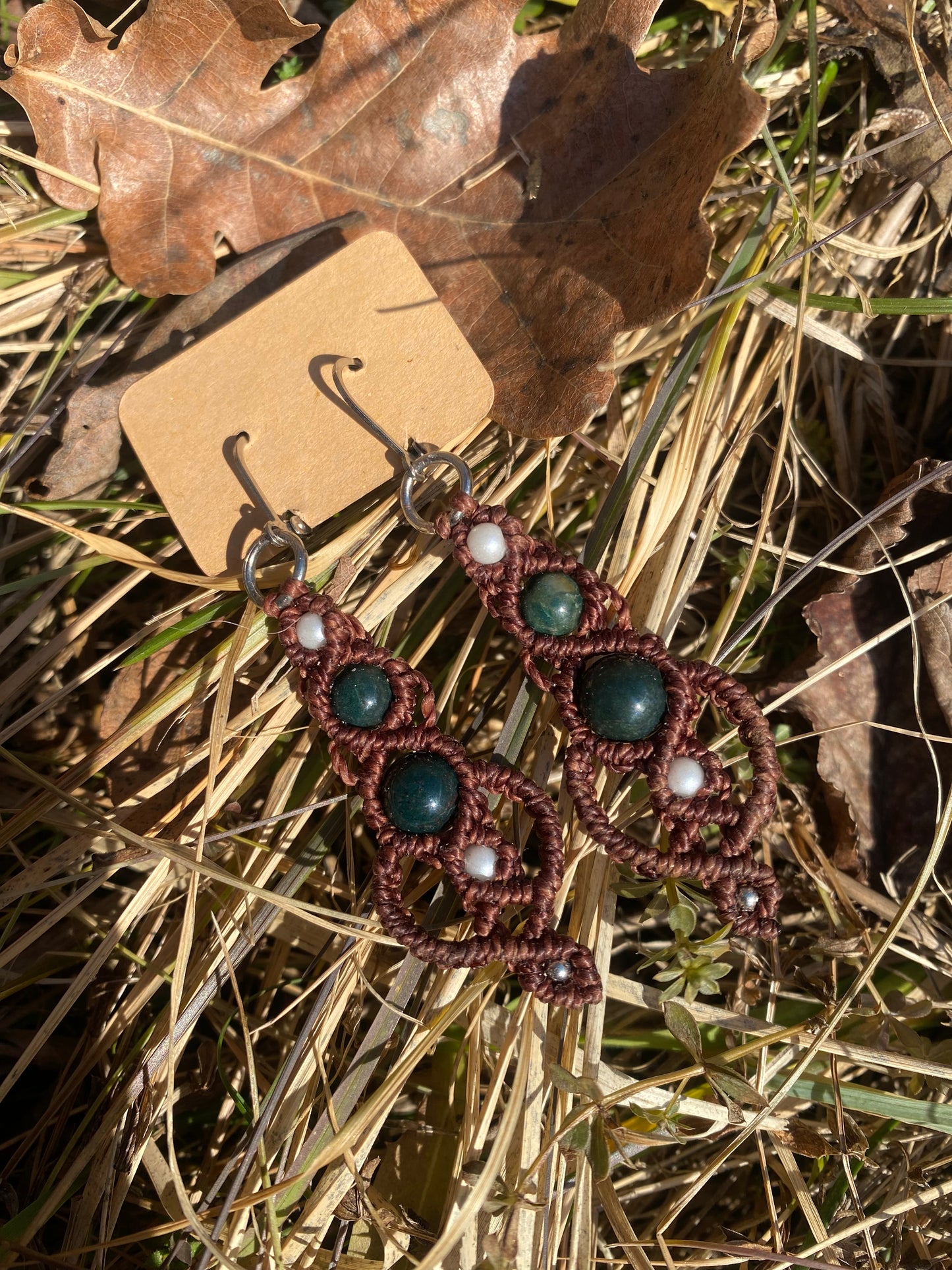 Macramé earrings with Indian agate